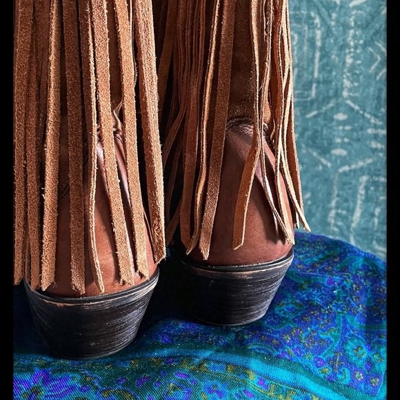 COPY - Dingo Fringe Boots - Picture 4 of 13
